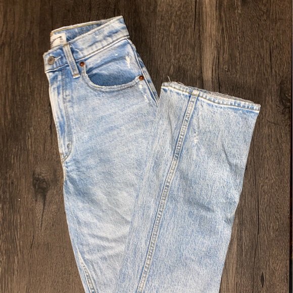 abercrombie 90s high rise curve love jeans - Picture 3 of 5